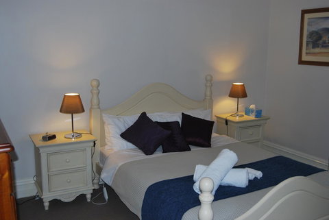 Jacaranda Cottage - Accommodation Mount Tamborine 4