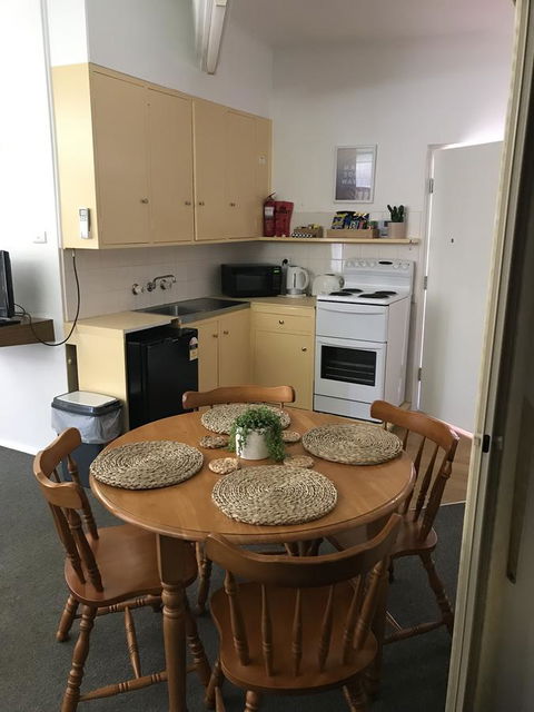 OCEAN BREEZE MOTEL - Accommodation Mount Tamborine 13