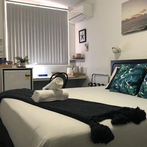 OCEAN BREEZE MOTEL - Accommodation Mount Tamborine 1