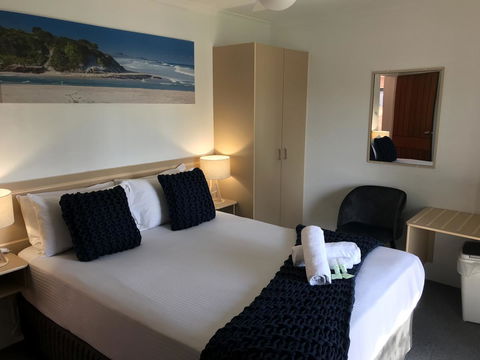 OCEAN BREEZE MOTEL - Accommodation Mount Tamborine 6