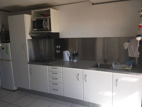 SHAKIN' SHACK - Accommodation Mount Tamborine 7