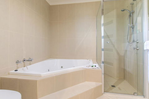 Mick O\'Sheas - Accommodation Mount Tamborine 22