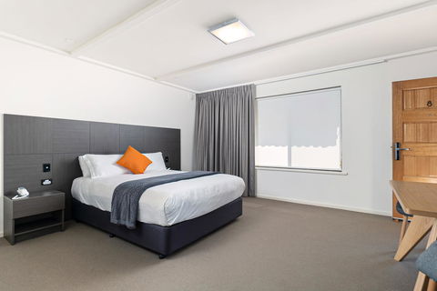 Mick O\'Sheas - Accommodation Mount Tamborine 4