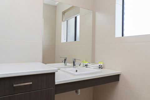 Mick O\'Sheas - Accommodation Mount Tamborine 2