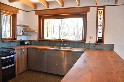Of Stone & Wood Guesthouse - Accommodation Mount Tamborine 10