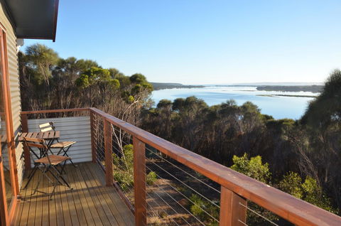 Of Stone & Wood Guesthouse - Accommodation Mount Tamborine 2