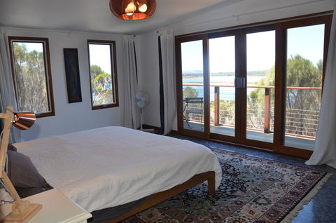 Of Stone & Wood Guesthouse - Accommodation Mount Tamborine 12