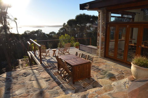 Of Stone & Wood Guesthouse - Accommodation Mount Tamborine 17
