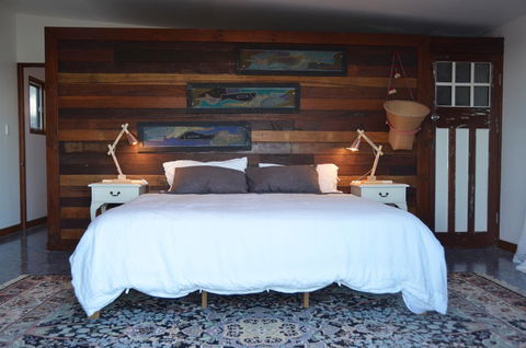 Of Stone & Wood Guesthouse - Accommodation Mount Tamborine 11