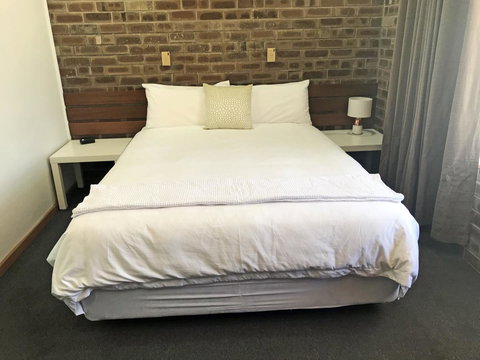 Lake Albert Motel - Accommodation Mount Tamborine 37