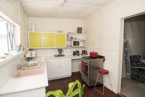 Sinclair Cottage - Accommodation Mount Tamborine 22