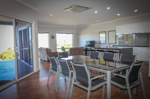 Waterfront On Osprey - Accommodation Mount Tamborine 14