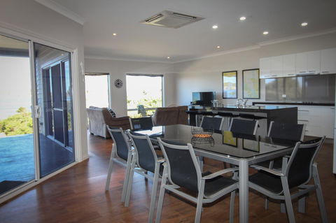 Waterfront On Osprey - Accommodation Mount Tamborine 4