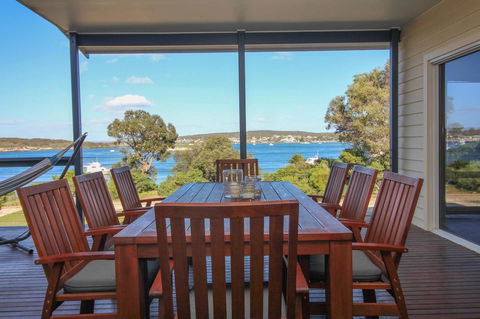 Waterfront On Osprey - Accommodation Mount Tamborine 20