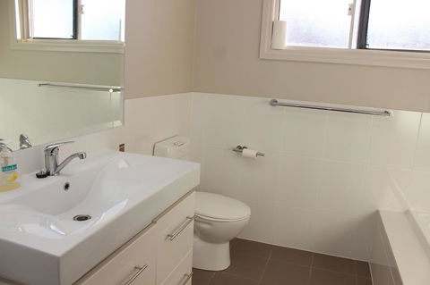 Waterfront On Osprey - Accommodation Mount Tamborine 24