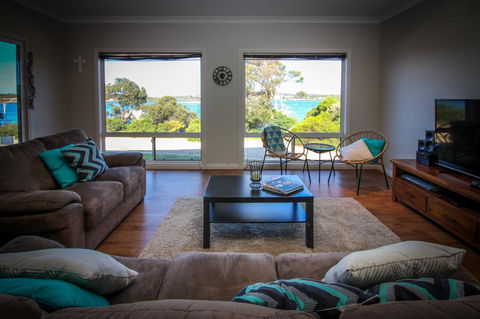 Waterfront On Osprey - Accommodation Mount Tamborine 2