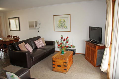 Windmill Cottage - Accommodation Mount Tamborine 5