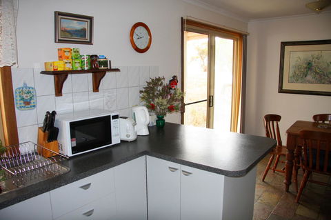 Windmill Cottage - Accommodation Mount Tamborine 8