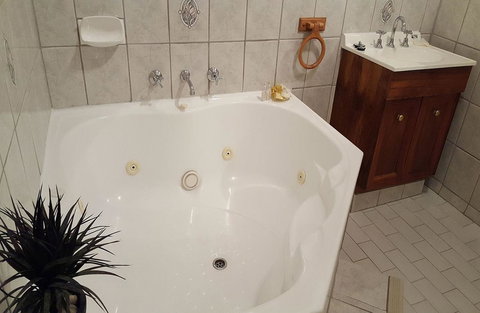 Ruby\'s Cottage - Accommodation Mount Tamborine 7