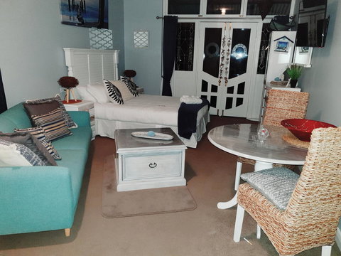 Court House - Studio - Accommodation Mount Tamborine 0