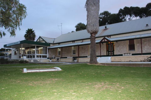 Island Motel Kingscote - Accommodation Mount Tamborine 1