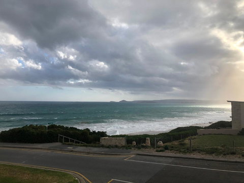 Southern Sands\' Beachfront Apartment - Accommodation Mount Tamborine 17