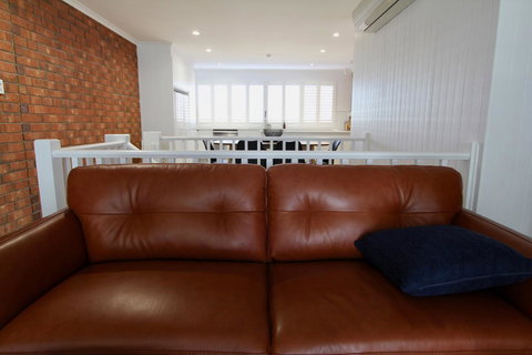 Southern Sands\' Beachfront Apartment - Accommodation Mount Tamborine 6