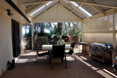 The Club House - Accommodation Mount Tamborine 1