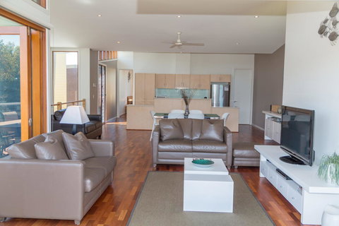 South Shores Villa 52 - Accommodation Mount Tamborine 22