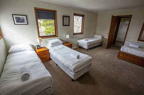 Eagles Range - Accommodation Mount Tamborine 10
