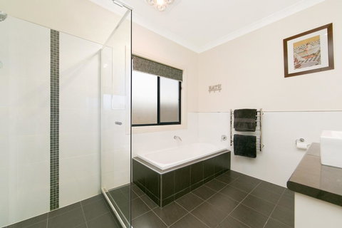 Gizmos Retreat - Accommodation Mount Tamborine 7