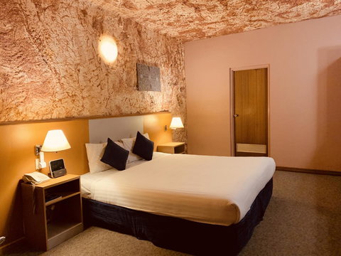 Desert Cave Hotel - Accommodation Mount Tamborine 4