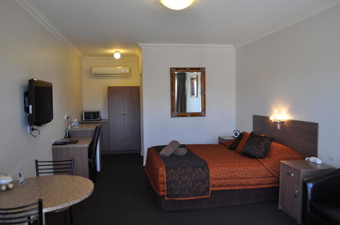 Augusta Courtyard Motel - Accommodation Mount Tamborine 0