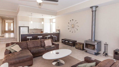 Golfers Paradise (18th Tee) - 52 Huntingdale Drive - Accommodation Mount Tamborine 18