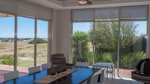 Golfers Paradise (18th Tee) - 52 Huntingdale Drive - Accommodation Mount Tamborine 6