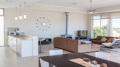 Golfers Paradise (18th Tee) - 52 Huntingdale Drive - Accommodation Mount Tamborine 9