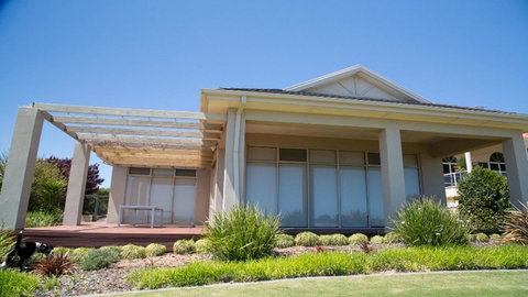 Golfers Paradise (18th Tee) - 52 Huntingdale Drive - Accommodation Mount Tamborine 16