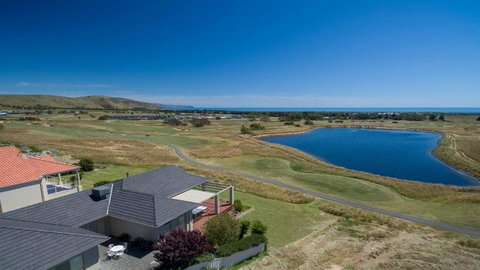 Golfers Paradise (18th Tee) - 52 Huntingdale Drive - Accommodation Mount Tamborine 0