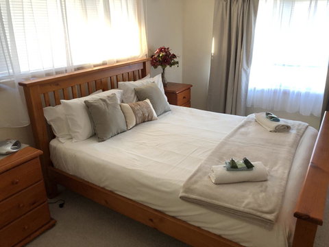 Rocks Retreat House With Sea Views - Accommodation Mount Tamborine 2