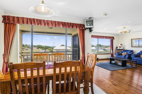 Rocks Retreat House With Sea Views - Accommodation Mount Tamborine 14