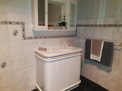 Rocks Retreat House With Sea Views - Accommodation Mount Tamborine 15