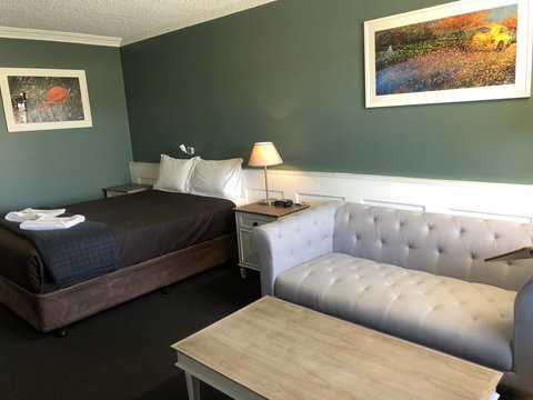 Dog Rock Motel - Accommodation Mount Tamborine 1