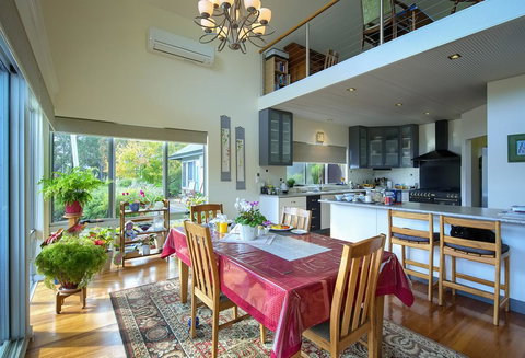 Glenelg On King Bed & Breakfast - Accommodation Mount Tamborine 8