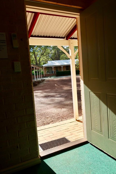 Travellers Rest Motel - Accommodation Mount Tamborine 23