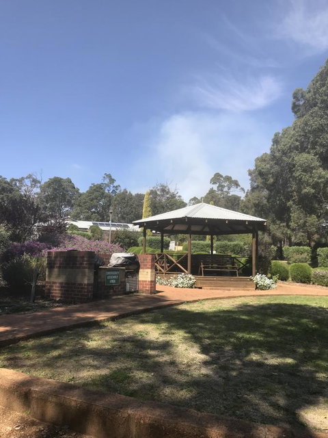 Travellers Rest Motel - Accommodation Mount Tamborine 2