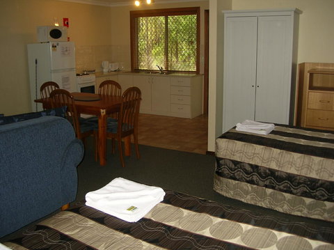 Travellers Rest Motel - Accommodation Mount Tamborine 18