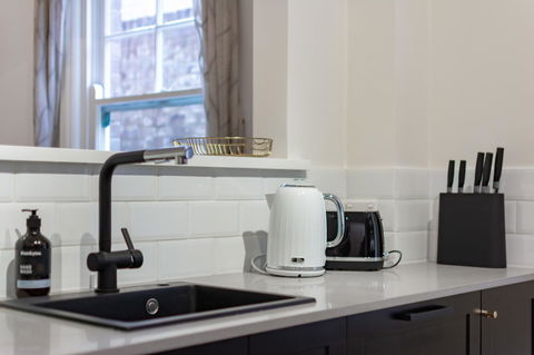 Heritage Townhouse Near Harbour Bridge - Accommodation Mount Tamborine 16