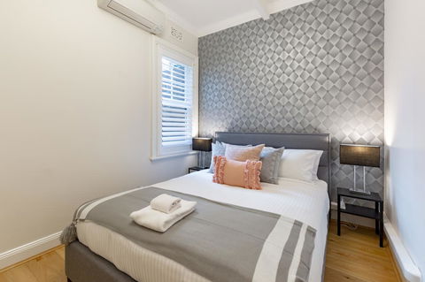 Heritage Townhouse Near Harbour Bridge - Accommodation Mount Tamborine 19