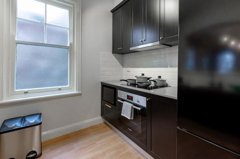 Heritage Townhouse Near Harbour Bridge - Accommodation Mount Tamborine 21