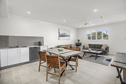 Rockpool 2 Sawtell Beach - Just Steps To Restaurants And 2 Min Stroll To Beach! - Accommodation Mount Tamborine 2